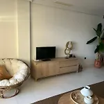 Augusta Views דירה
