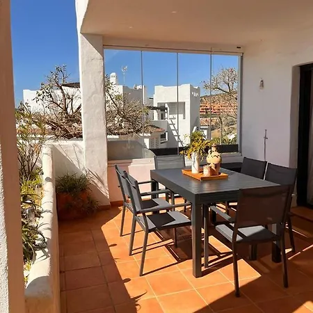 Augusta Views Apartment